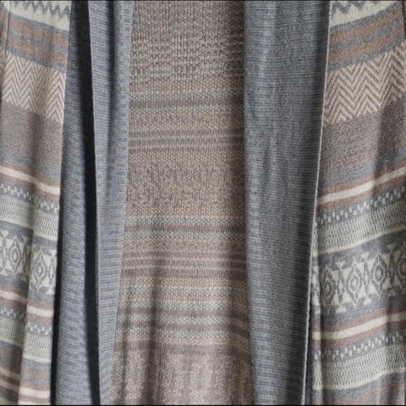 Maurice’s Aztec pattern sweater / cardigan Sz. S - Picture 4 of 6